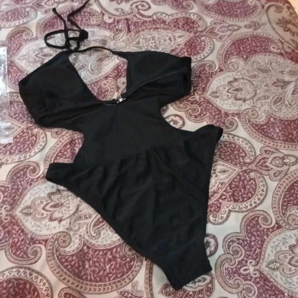Sexy Low Cut Seamless Tie Knot Wireless Basic Brunch Swimsuits - Picture 6 of 14